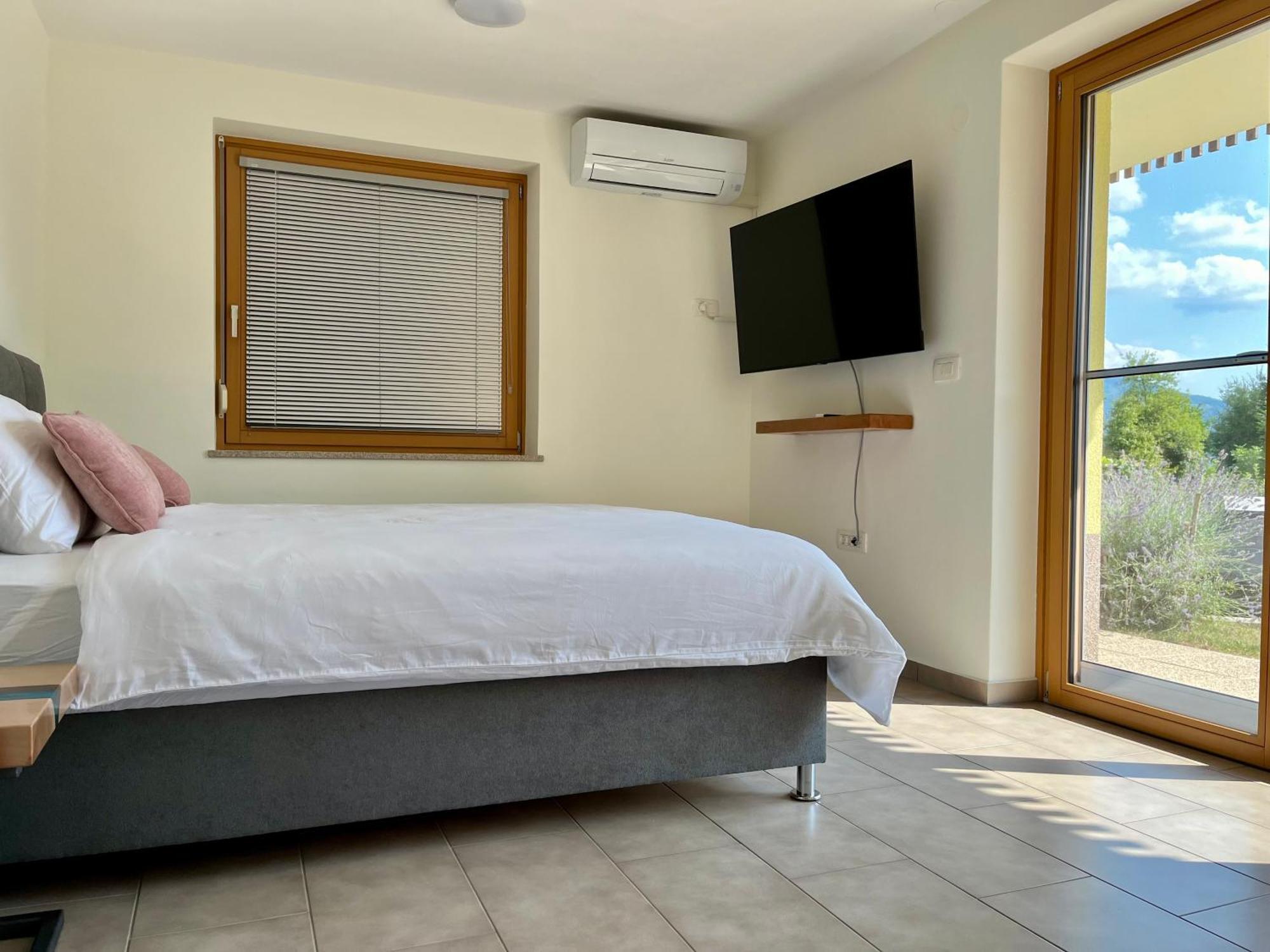 קובאריד Cozy & Chic - Apartment With A Private Patio מראה חיצוני תמונה