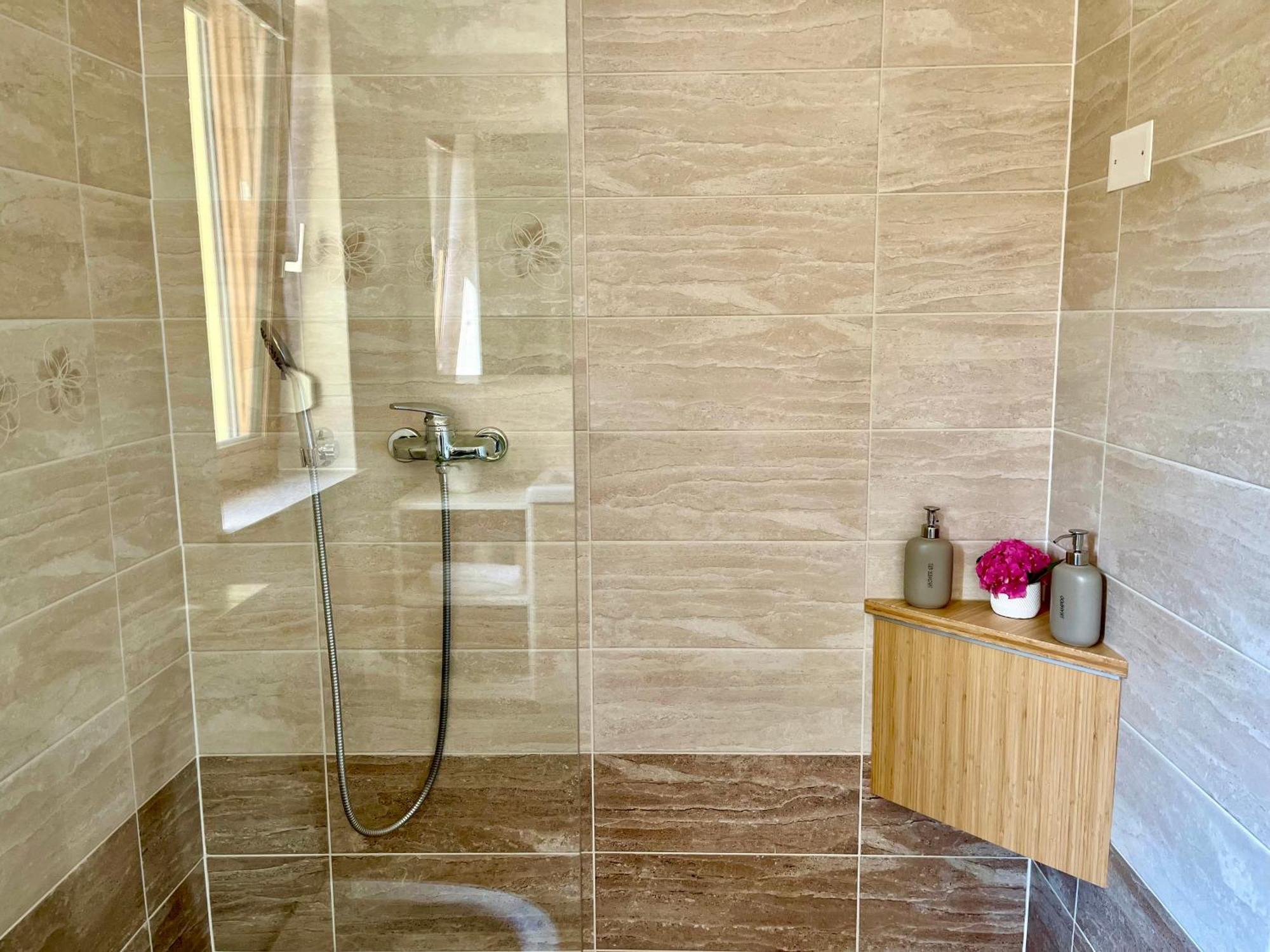 קובאריד Cozy & Chic - Apartment With A Private Patio מראה חיצוני תמונה